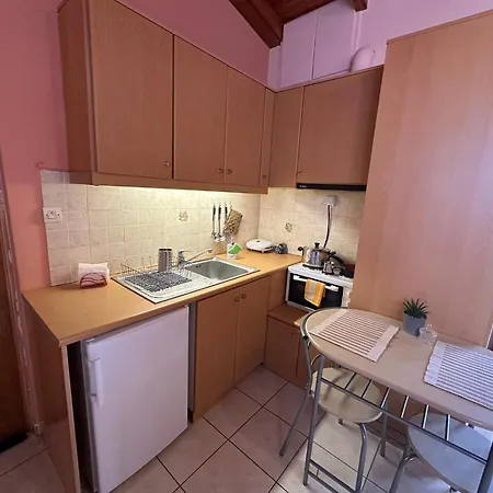 Apartment EliasNest Clio Studio - Φωτεινό και ζεστό στούντιο 2 ατόμων στο κέντρο της Καλαμάτας Kalamata