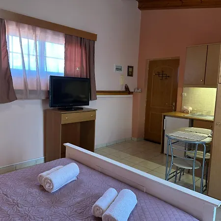 EliasNest Clio Studio - Φωτεινό και ζεστό στούντιο 2 ατόμων στο κέντρο της Καλαμάτας *